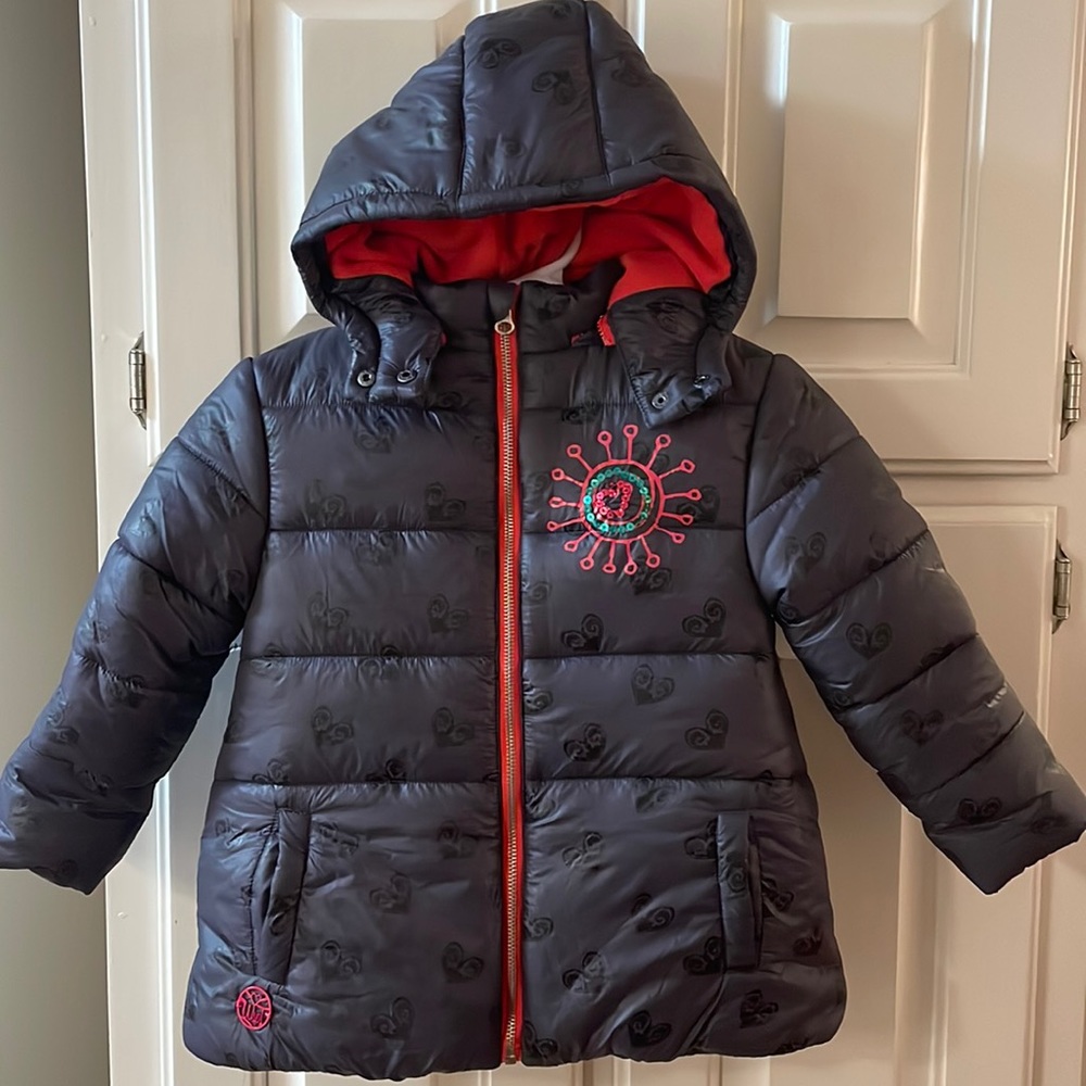 WSP Kids winter jacket. Size 4. Removable hood. Pockets, very warm.
